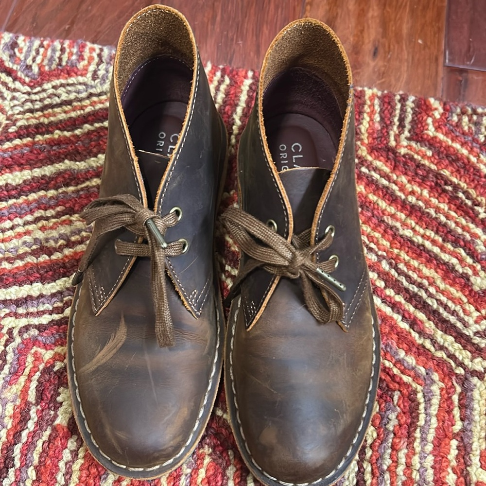 Clark’s desert boot, 6.5